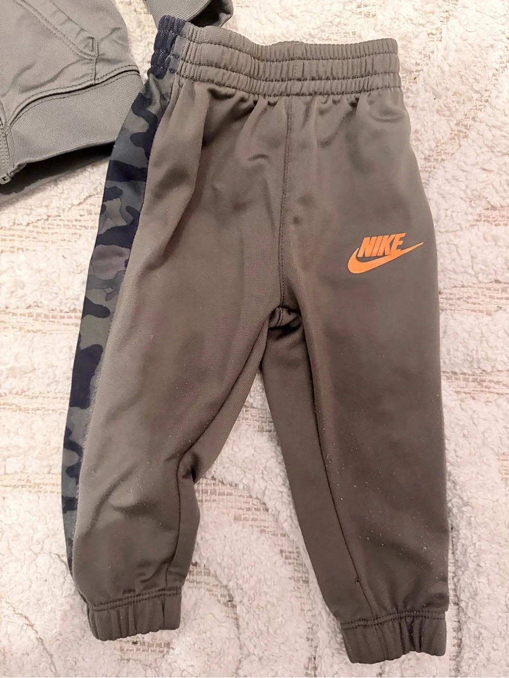 Nike Olive Green Camo Zip Hoodie with Orange Logo - Picture 3 of 6
